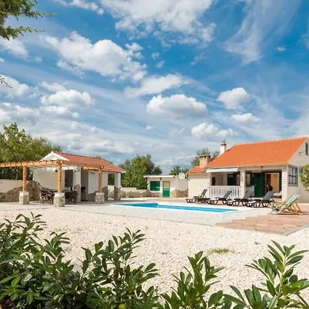 Mystic Woods Villa *