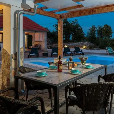 Mystic Woods Villa *